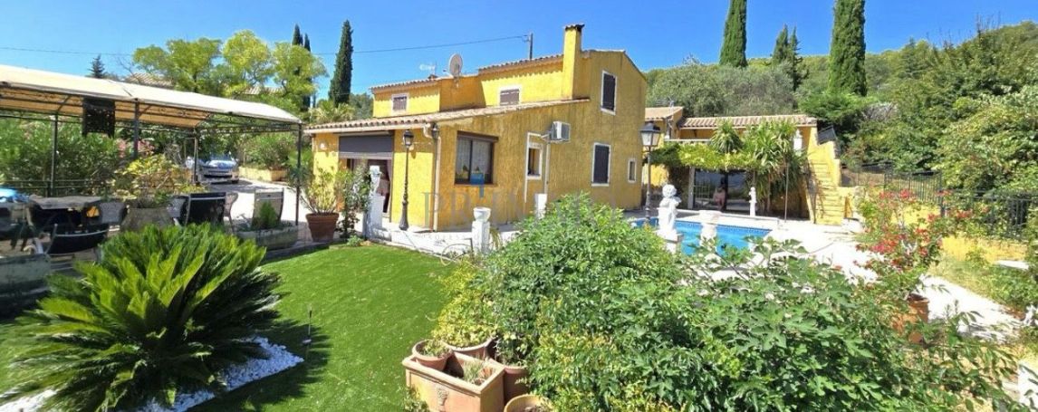 A louer MAISON 8 PIECES 167 M2 DRAGUIGNAN