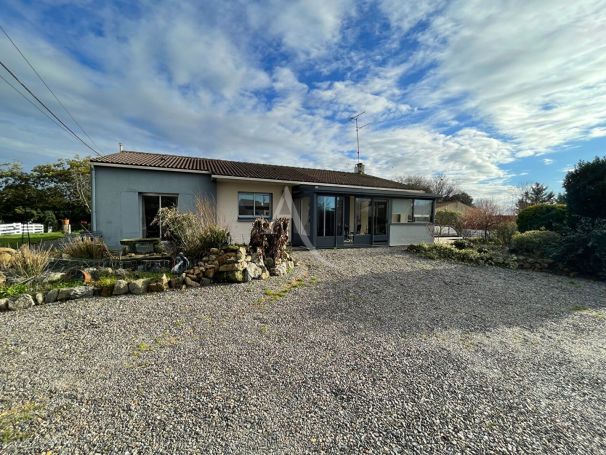 A vendre MAISON  5 PIECES 135 M2  AVRILLE