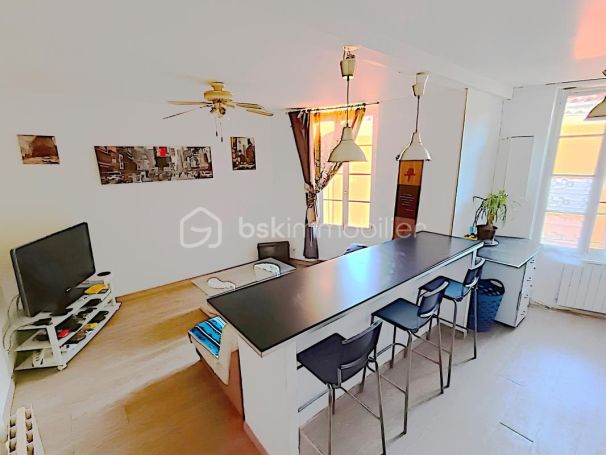 A louer APPARTEMENT T3 54 M2 BORD DE MER LA SEYNE SUR MER