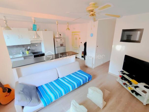 A louer APPARTEMENT T3 54 M2 BORD DE MER LA SEYNE SUR MER