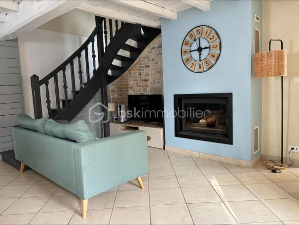 A louer LONGèRE  7 PIECES 153 M2  BELLEVIGNY