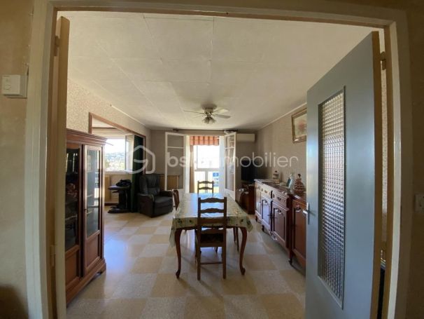 A louer APPARTEMENT T3 69 M2 BORD DE MER TOULON