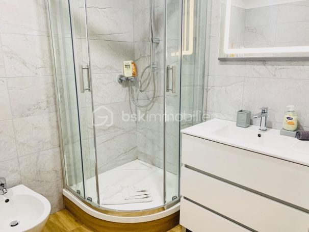 A louer APPARTEMENT T2 34 M2 BORD DE MER CANNES