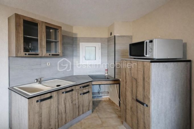 A louer APPARTEMENT T2 28 M2 TERRASSE BORD DE MER LA SEYNE SUR MER