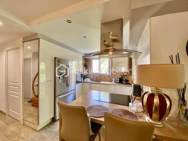 A louer APPARTEMENT T3 71 M2 TERRASSE BORD DE MER SAINT RAPHAEL