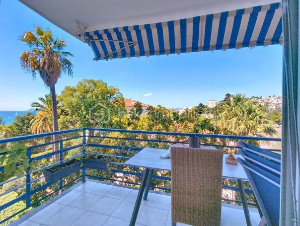 A louer STUDIO  33 M2 VUE MER CANNES