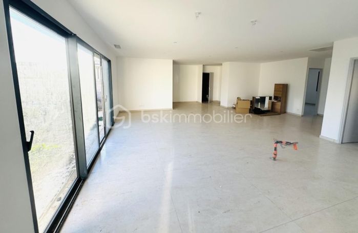 A louer MAISON  4 PIECES 130 M2  BEZIERS