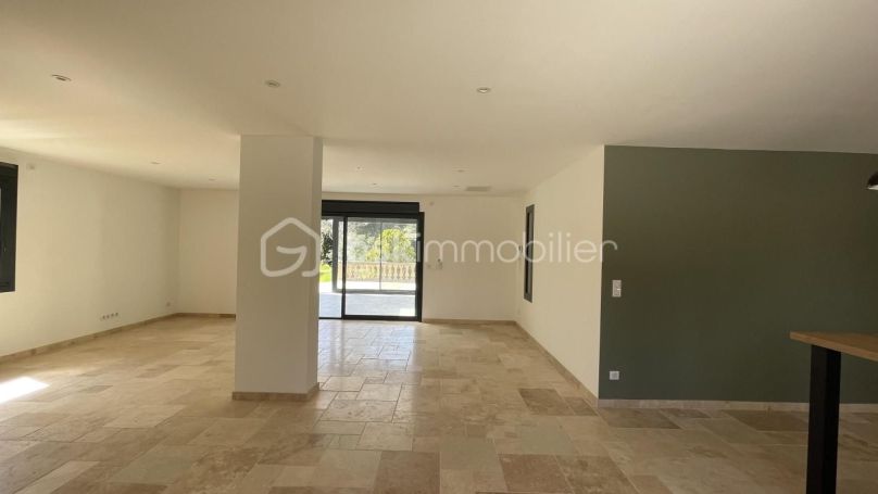 A louer MAISON  4 PIECES 160 M2  PEZENAS