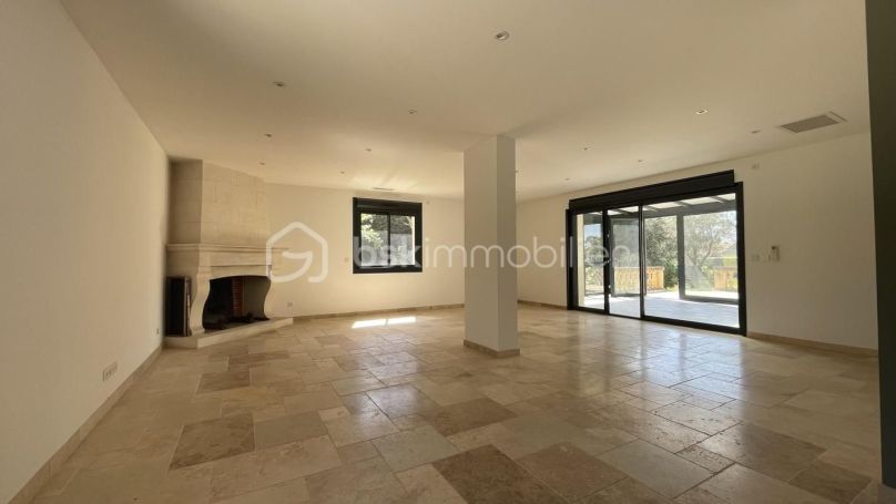 A louer MAISON  4 PIECES 160 M2  PEZENAS