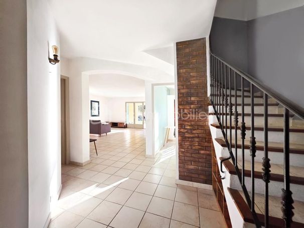 A vendre MAISON  7 PIECES 157 M2  EVENOS