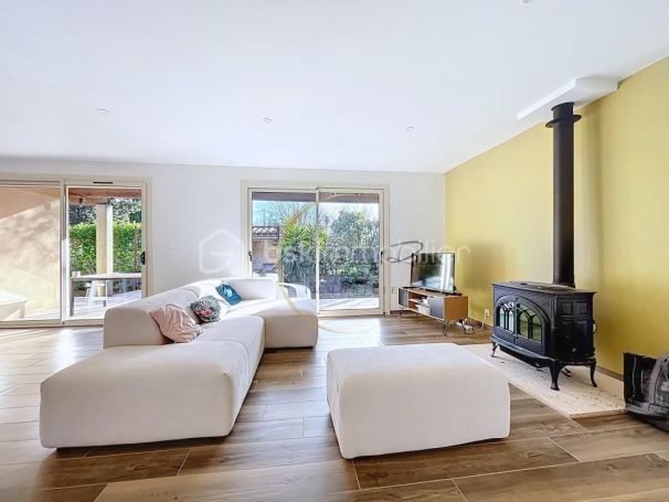 A louer MAISON  6 PIECES 170 M2  PENNAUTIER