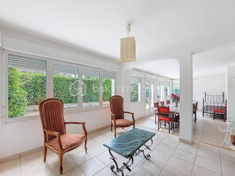 A louer MAISON 7 PIECES 158 M2 BORD DE MER SIX FOURS LES PLAGES