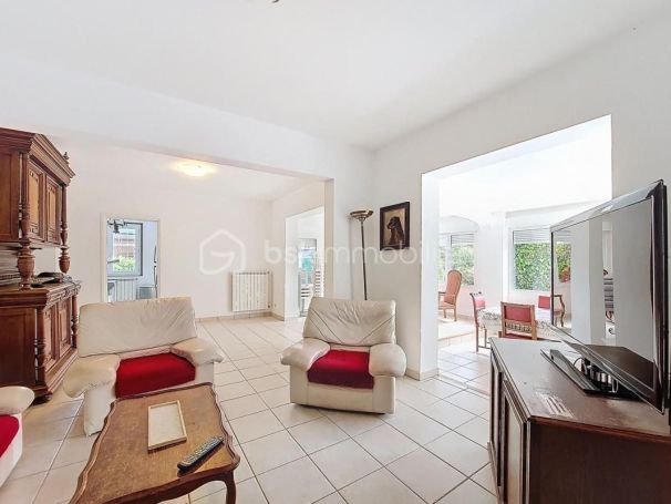 A louer MAISON  7 PIECES 158 M2 BORD DE MER SIX FOURS LES PLAGES