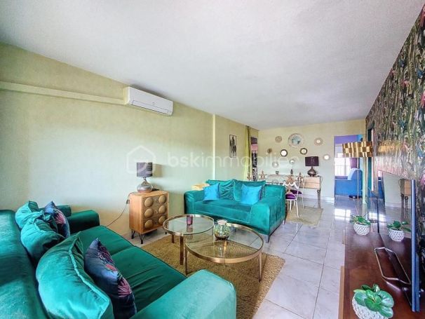 A louer APPARTEMENT T4 75 M2 TERRASSE BORD DE MER SIX FOURS LES PLAGES