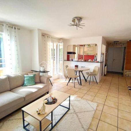 A louer APPARTEMENT T2 50 M2 TERRASSE  VENCE