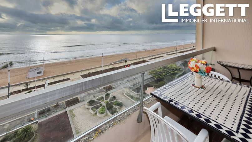 A louer STUDIO  32 M2 TERRASSE PIEDS DANS L'EAU LA BAULE ESCOUBLAC