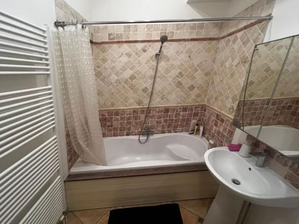 A louer MAISON  DE MAîTRE  CAUX