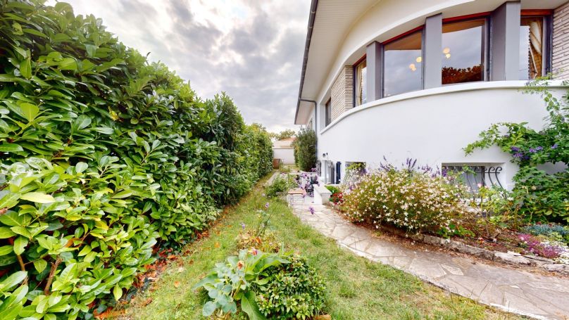 A vendre VILLA COSSUE DES ANNEES 70 RENOVEE