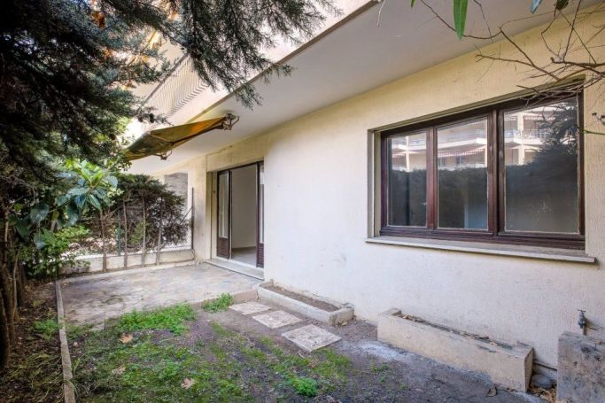 A louer APPARTEMENT T2 42 M2 TERRASSE BORD DE MER LE CANNET