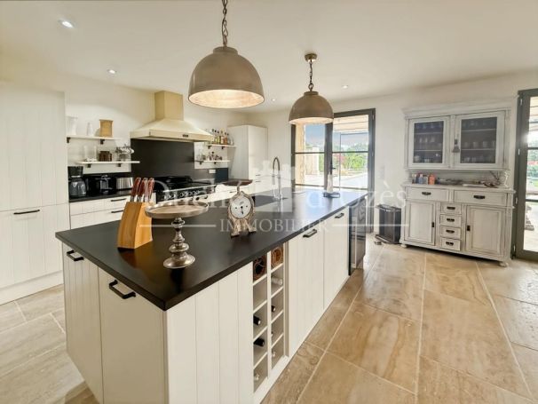 A vendre MAISON  5 PIECES 158 M2  UZES