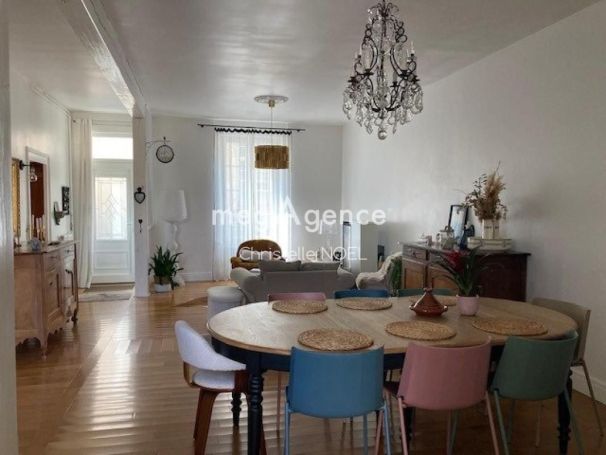 A vendre MAISON  DE MAîTRE  LUCON