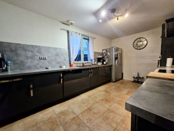 A vendre MAISON  6 PIECES 135 M2  PETIT CAUX