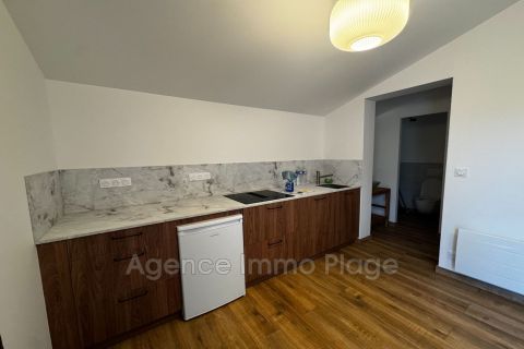 A vendre MAISON  7 PIECES 173 M2 BORD DE MER NAUJAC SUR MER