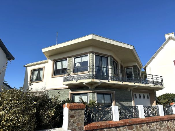 A vendre MAISON  6 PIECES 130 M2 BORD DE MER SAINT GILLES CROIX DE VIE