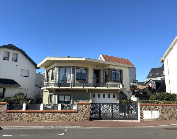 A vendre MAISON  6 PIECES 130 M2 BORD DE MER SAINT GILLES CROIX DE VIE