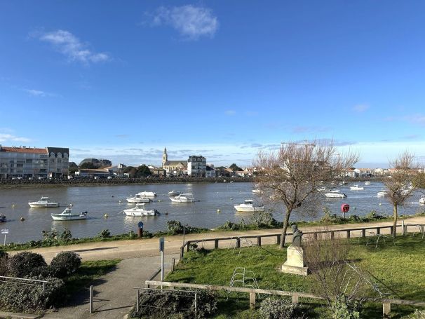 A vendre MAISON  6 PIECES 175 M2 BORD DE MER SAINT GILLES CROIX DE VIE