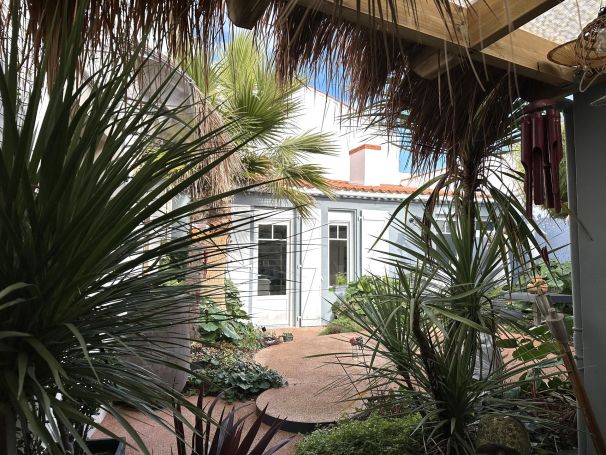 A vendre MAISON  6 PIECES 175 M2 BORD DE MER SAINT GILLES CROIX DE VIE