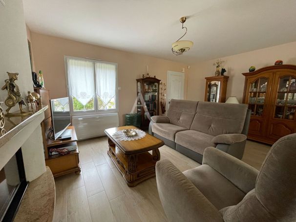 A vendre MAISON  4 PIECES 102 M2 BORD DE MER LONGEVILLE SUR MER