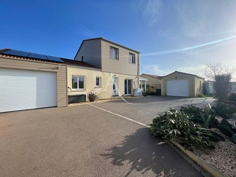 A vendre MAISON  7 PIECES 140 M2 BORD DE MER JARD SUR MER