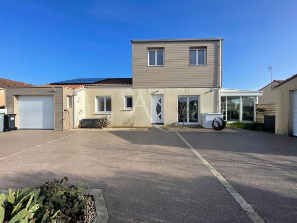 A vendre MAISON  7 PIECES 140 M2 BORD DE MER JARD SUR MER