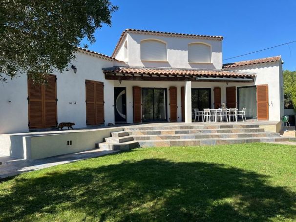 A louer MAISON  5 PIECES 190 M2  SAINT VICTORET