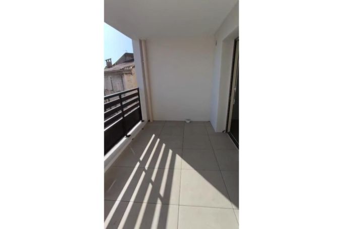 A louer APPARTEMENT T3 70 M2 TERRASSE NIMES