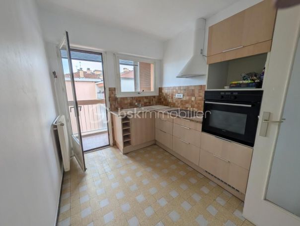 A louer APPARTEMENT T3 73 M2 TERRASSE  LA VALETTE DU VAR