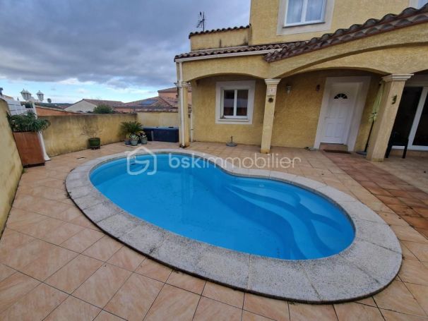 A louer MAISON 8 PIECES 165 M2 BORD DE MER MEZE