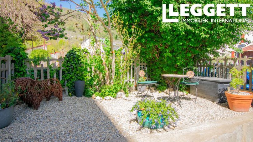 A louer APPARTEMENT  379 M2  AXAT