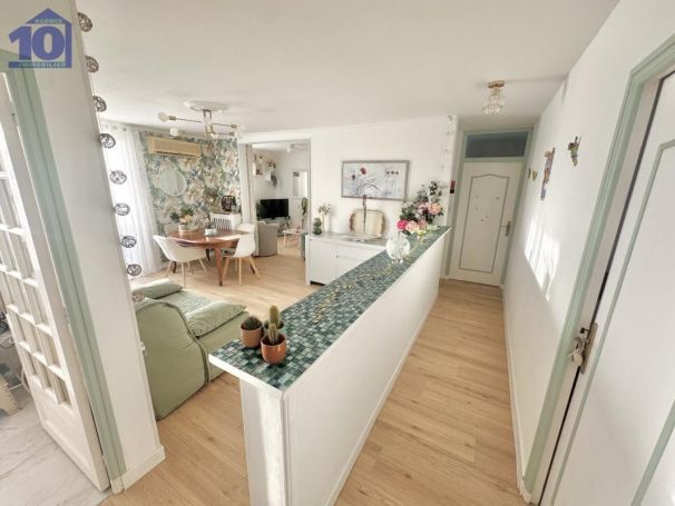 A louer APPARTEMENT T3 81 M2 TERRASSE BORD DE MER VALRAS PLAGE