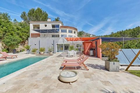 A louer MAISON D'ARCHITECTE ROQUEVAIRE