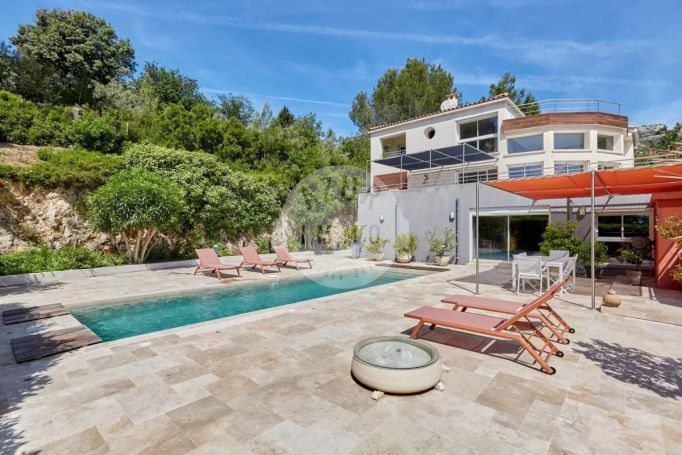 A vendre MAISON  D'ARCHITECTE  ROQUEVAIRE