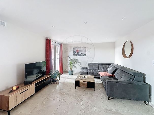 A louer APPARTEMENT T3 72 M2 TERRASSE  NIMES