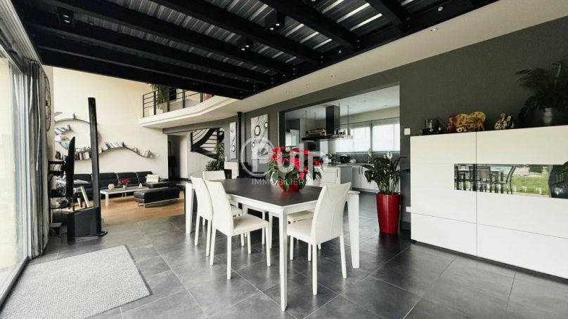 A vendre MAISON  D'ARCHITECTE  BEAURAINS