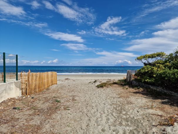 A vendre PROPRI&Eacute;T&Eacute; D'EXCEPTION SUR Le secteur  MARANA  PIEDS  DANS L EAU LUCCIANA