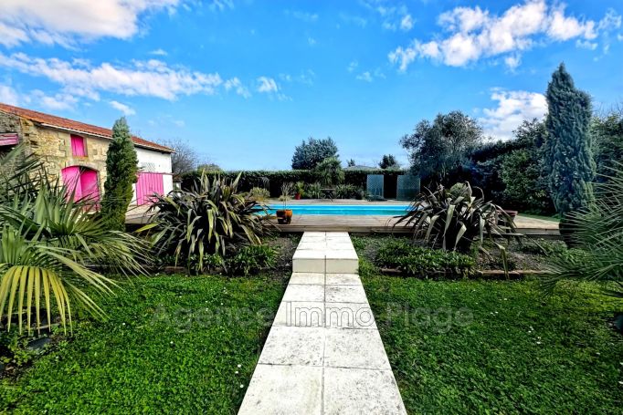 A vendre MAISON  4 PIECES 148 M2  BEGADAN