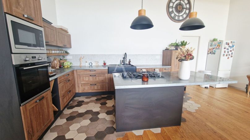 A vendre MAISON  5 PIECES 133 M2 BORD DE MER TALMONT SAINT HILAIRE