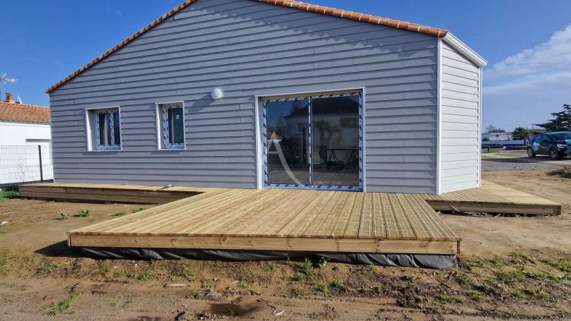 A vendre MAISON  5 PIECES 118 M2 BORD DE MER TALMONT SAINT HILAIRE