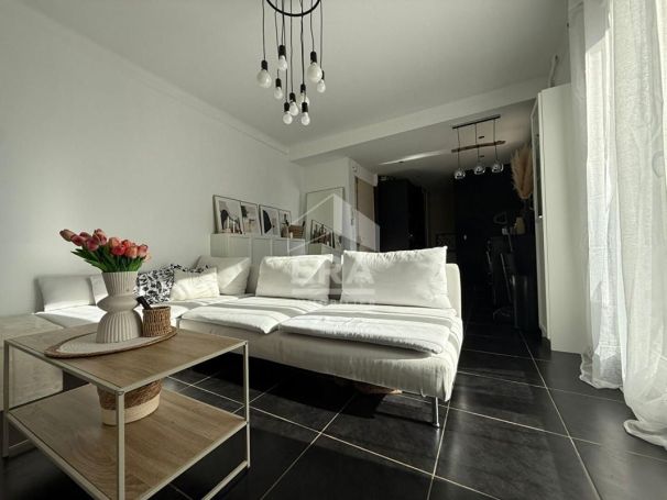 A louer APPARTEMENT T2 45 M2 TERRASSE BORD DE MER NICE