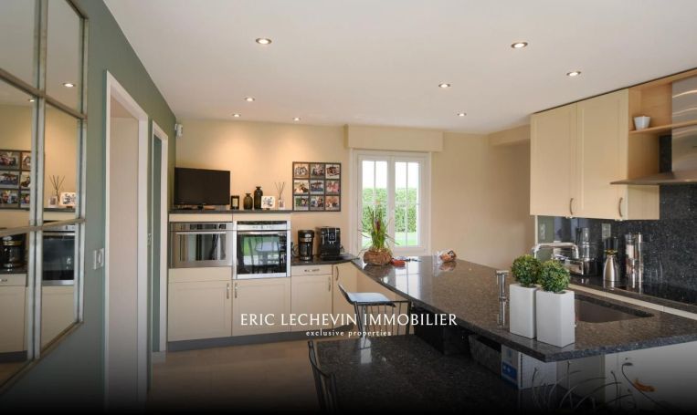 A louer MAISON  DE MAîTRE BORD DE MER VERTON